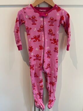 Hatley 2012 Sesame Street Pink Elmo Footed One-Piece Pyjamas 18-24 Months - PLAY